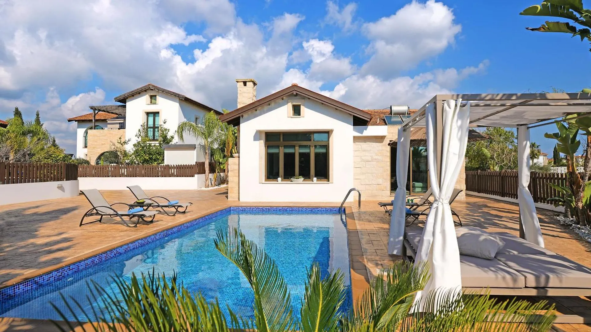 Villa Lara - 3Bed Bangalow With Large Pool Ayia Napa