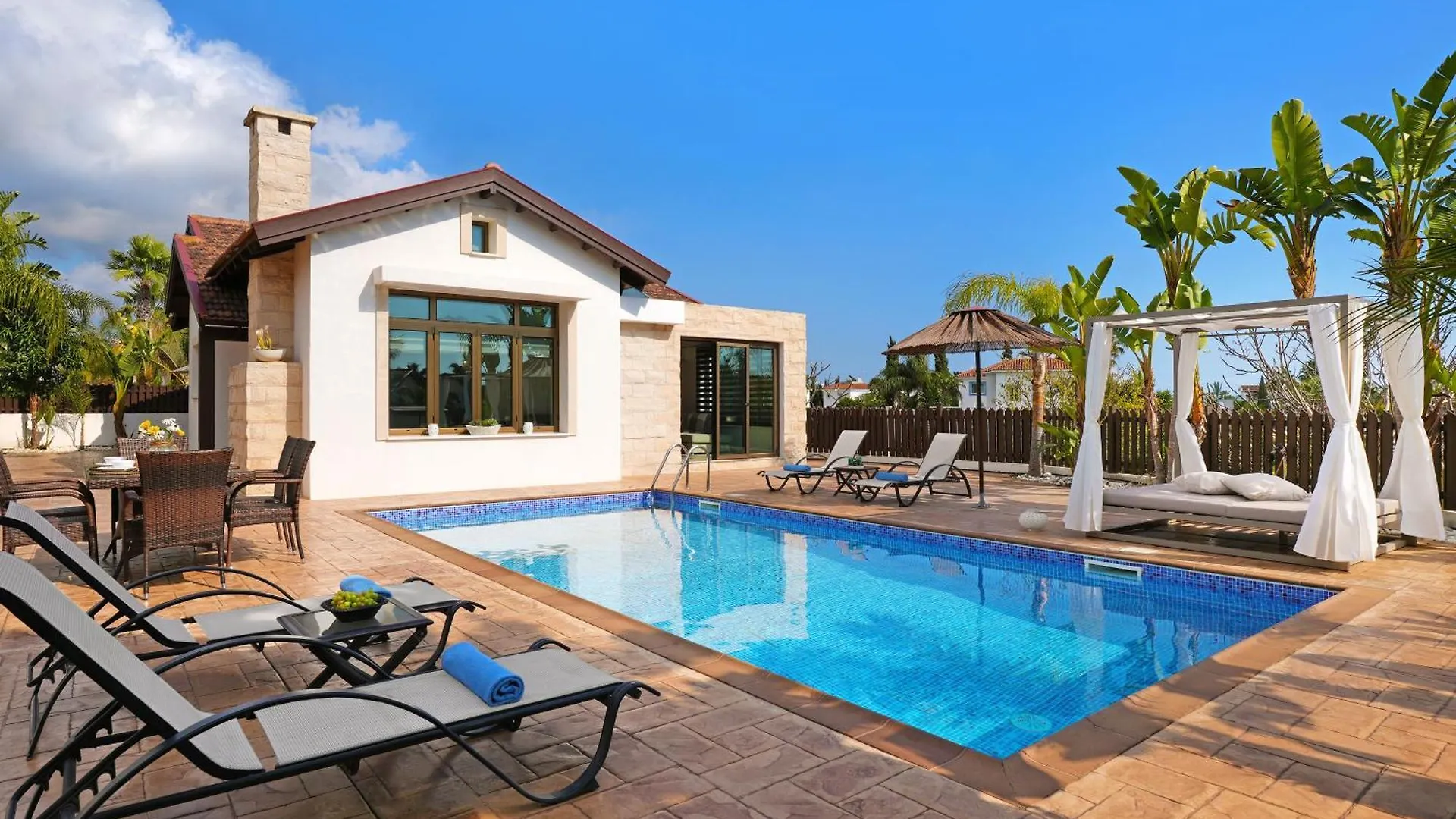Villa Lara - 3Bed Bangalow With Large Pool Ayia Napa Feriehus